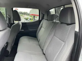 Toyota Tacoma 2023 4x4 SR5 V6 4dr Double Cab 6.1 ft LB