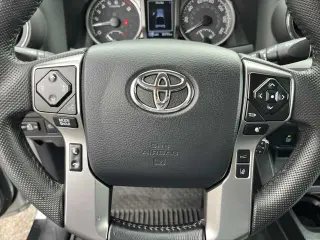 Toyota Tacoma 2023 4x4 SR5 V6 4dr Double Cab 6.1 ft LB