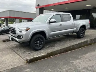 Toyota Tacoma 2023 4x4 SR5 V6 4dr Double Cab 6.1 ft LB