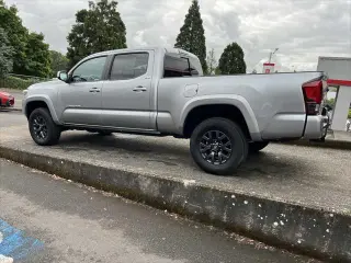Toyota Tacoma 2023 4x4 SR5 V6 4dr Double Cab 6.1 ft LB