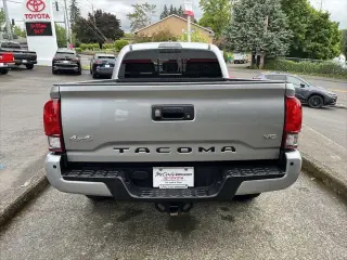 Toyota Tacoma 2023 4x4 SR5 V6 4dr Double Cab 6.1 ft LB