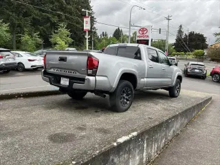 Toyota Tacoma 2023 4x4 SR5 V6 4dr Double Cab 6.1 ft LB