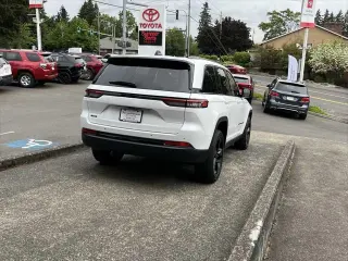 Jeep Grand Cherokee 2023 4x4 Altitude 4dr SUV