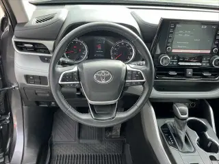 Toyota Highlander 2022 LE 4dr SUV