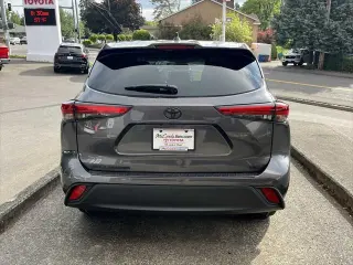 Toyota Highlander 2022 LE 4dr SUV
