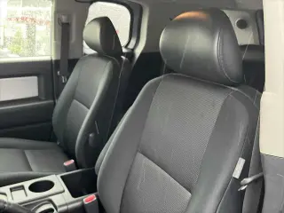 Toyota FJ Cruiser 2007 4dr SUV (4L V6 5A)