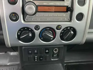 Toyota FJ Cruiser 2007 4dr SUV (4L V6 5A)