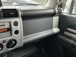 Toyota FJ Cruiser 2007 4dr SUV (4L V6 5A)