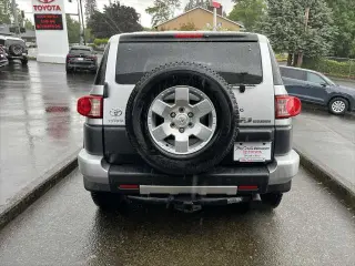 Toyota FJ Cruiser 2007 4dr SUV (4L V6 5A)