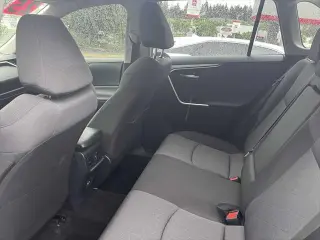 Toyota RAV4 2025 AWD XLE 4dr SUV