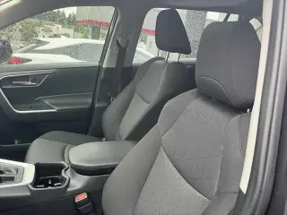 Toyota RAV4 2025 AWD XLE 4dr SUV