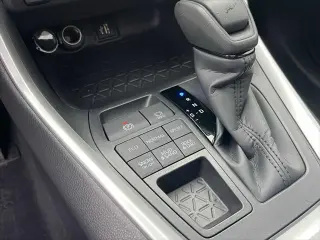 Toyota RAV4 2025 AWD XLE 4dr SUV