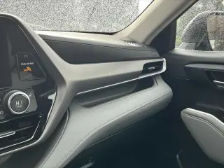 Toyota Highlander Hybrid 2023 AWD XLE 4dr SUV