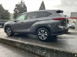 Toyota Highlander Hybrid 2023 AWD XLE 4dr SUV