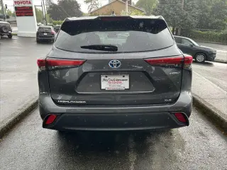 Toyota Highlander Hybrid 2023 AWD XLE 4dr SUV