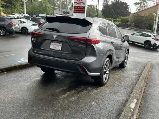 Toyota Highlander Hybrid 2023 AWD XLE 4dr SUV