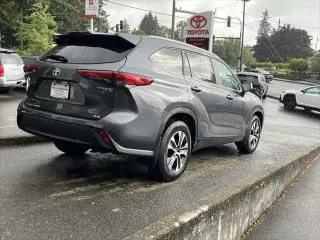 Toyota Highlander Hybrid 2023 AWD XLE 4dr SUV