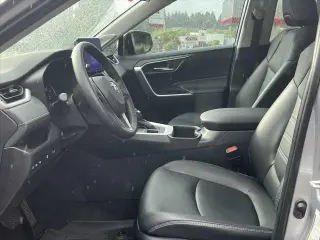 Toyota RAV4 2024 AWD XLE Premium 4dr SUV