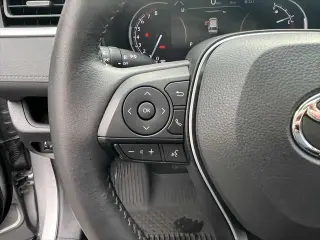 Toyota RAV4 2024 AWD XLE Premium 4dr SUV