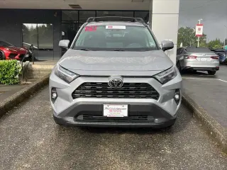 Toyota RAV4 2024 AWD XLE Premium 4dr SUV