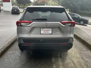 Toyota RAV4 2024 AWD XLE Premium 4dr SUV
