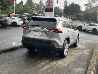 Toyota RAV4 2024 AWD XLE Premium 4dr SUV