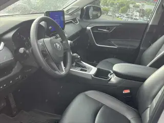 Toyota RAV4 2024 AWD XLE Premium 4dr SUV