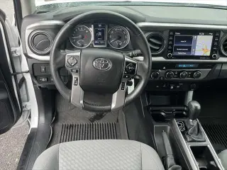 Toyota Tacoma 2021 4x4 SR5 V6 4dr Double Cab 6.1 ft LB