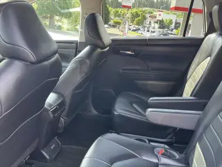 Toyota Highlander 2023 AWD XLE 4dr SUV