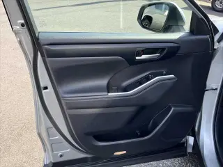 Toyota Highlander 2023 AWD XLE 4dr SUV