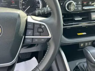 Toyota Highlander 2023 AWD XLE 4dr SUV