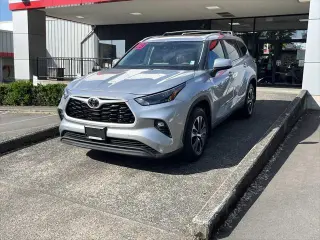 Toyota Highlander 2023 AWD XLE 4dr SUV