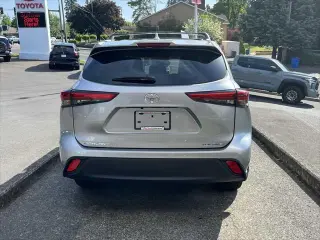 Toyota Highlander 2023 AWD XLE 4dr SUV