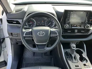 Toyota Highlander 2022 AWD XLE 4dr SUV