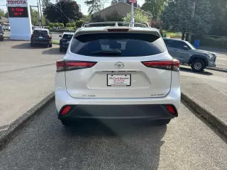 Toyota Highlander 2022 AWD XLE 4dr SUV