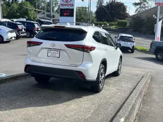 Toyota Highlander 2022 AWD XLE 4dr SUV