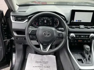 Toyota RAV4 2024 AWD XLE 4dr SUV