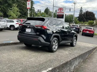 Toyota RAV4 2024 AWD XLE 4dr SUV