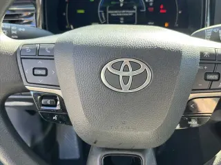 Toyota Camry 2025 SE 4dr Sedan