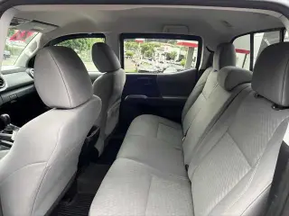 Toyota Tacoma 2021 4x4 SR5 V6 4dr Double Cab 6.1 ft LB