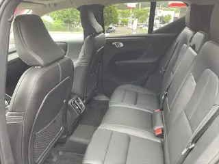 Volvo XC40 2024 AWD B5 Plus Dark Theme 4dr SUV