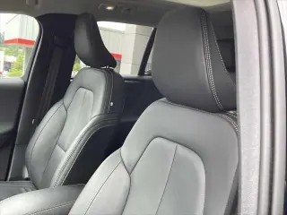 Volvo XC40 2024 AWD B5 Plus Dark Theme 4dr SUV