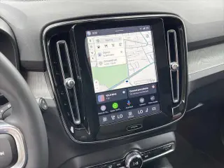 Volvo XC40 2024 AWD B5 Plus Dark Theme 4dr SUV