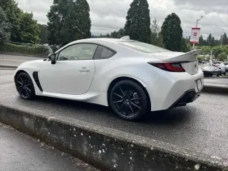 Toyota GR86 2024 Premium 2dr Coupe 6M