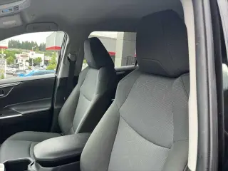 Toyota RAV4 2025 AWD XLE 4dr SUV