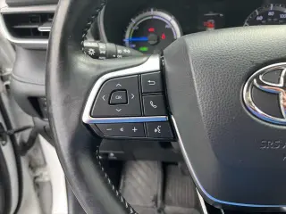 Toyota Highlander Hybrid 2021 AWD LE 4dr SUV