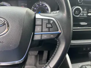 Toyota Highlander Hybrid 2021 AWD LE 4dr SUV