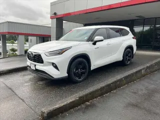 Toyota Highlander Hybrid 2021 AWD LE 4dr SUV