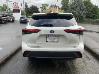 Toyota Highlander Hybrid 2021 AWD LE 4dr SUV