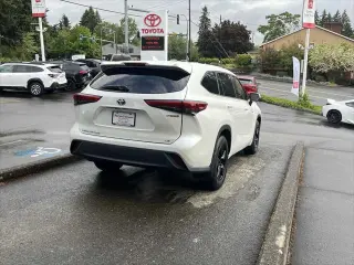 Toyota Highlander Hybrid 2021 AWD LE 4dr SUV